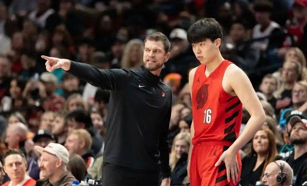 效率值全队第一却被按在板凳席！杨瀚森的NBA，到底谁在使绊子？